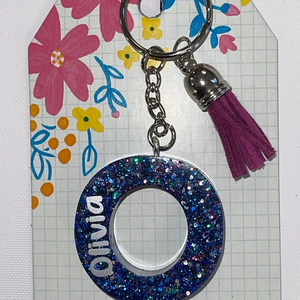Olivia, letter O‎ glitter resin keychain